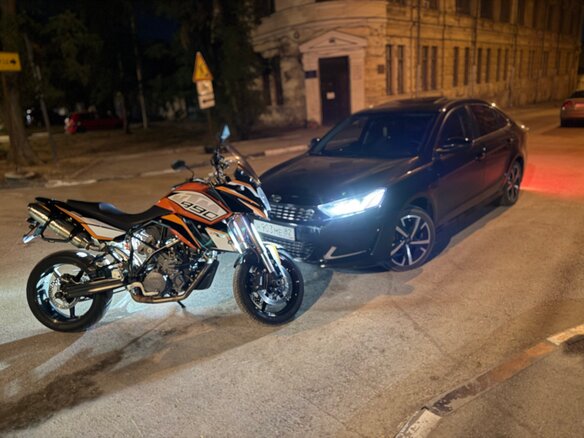 2009 KTM 990 SM, серебристый, 700000 рублей - вид 6