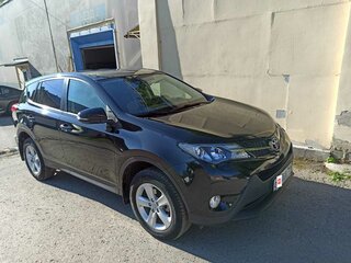 2013 Toyota RAV4 IV (XA40), чёрный, 1800000 рублей, вид 3