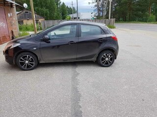 2011 Mazda 2 II Рестайлинг (DE2), пурпурный, 820000 рублей, вид 4