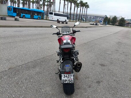 2018 Honda CB 1000R, красный, 1100000 рублей, вид 4