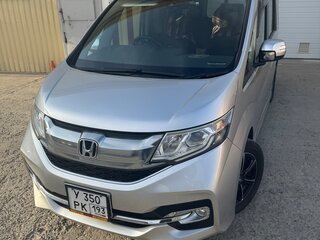 2015 Honda Stepwgn Spada V, серебристый, 2300000 рублей, вид 3
