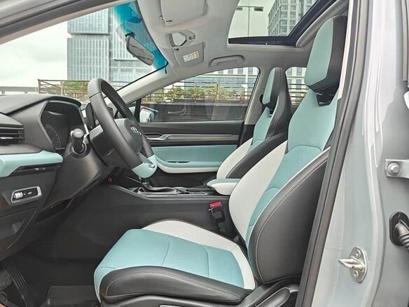 2022 Geely Emgrand S, серебристый, 980000 рублей - вид 8