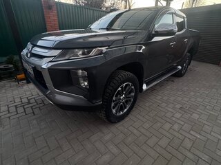 2020 Mitsubishi L200 V Рестайлинг, серый, 3350000 рублей, вид 4