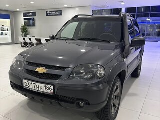 2020 Chevrolet Niva I Рестайлинг, серебристый, 869000 рублей, вид 1