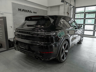 2025 Porsche Cayenne GTS III Рестайлинг, чёрный, 26950000 рублей, вид 4