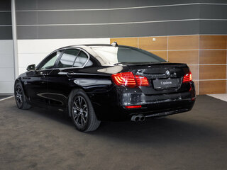 2013 BMW 5 серии 520i VI (F10/F11/F07), чёрный, 2150000 рублей, вид 4