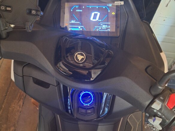 2024 VMC (Vento) XMAX 250, белый, 240000 рублей - вид 8