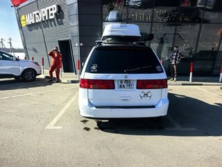 2000 Honda Odyssey (North America) II, белый, 800000 рублей, вид 3