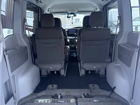 2016 Honda Stepwgn Spada V, белый, 2000000 рублей - вид 9