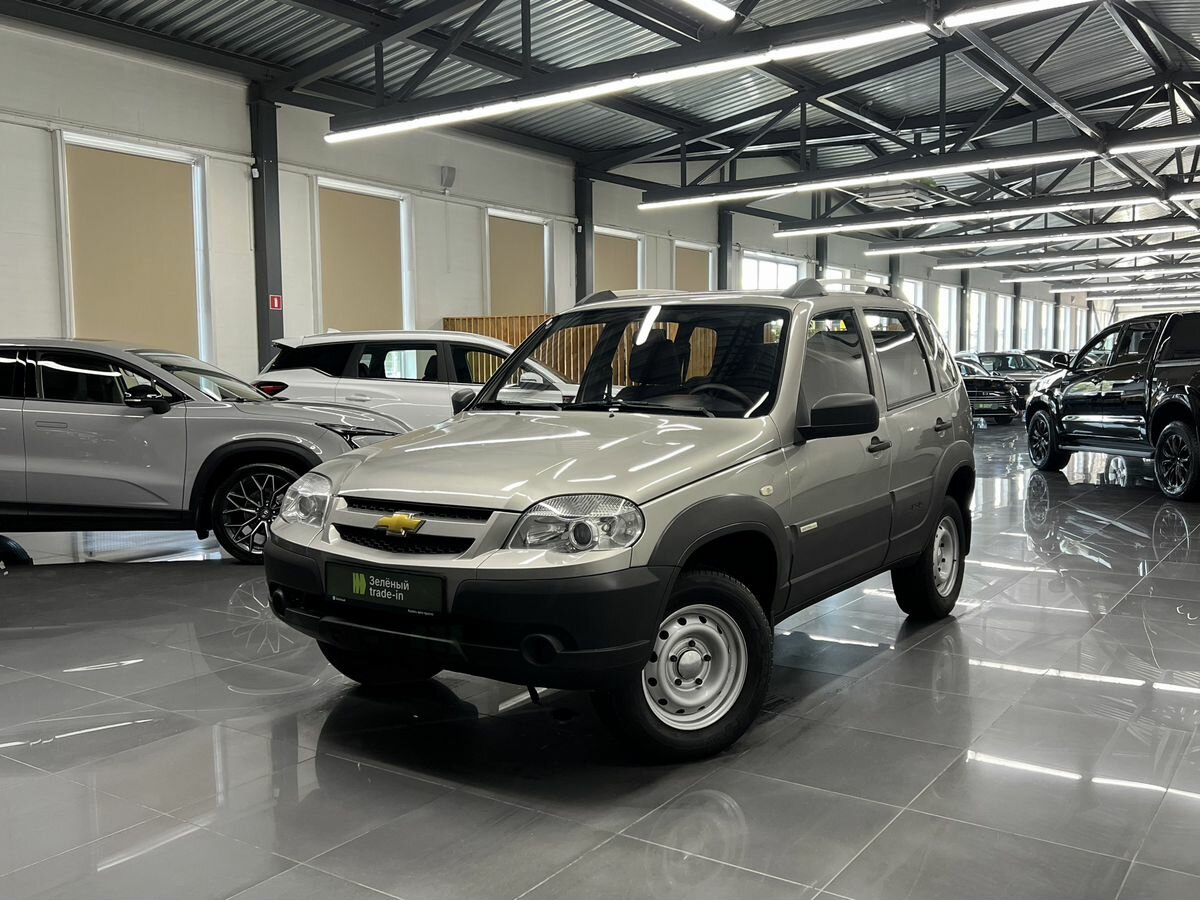 Открыть фотографии: Chevrolet Niva I Рестайлинг