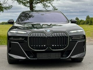 2025 BMW 7 серии 740d xDrive VII (G70), чёрный, 15700000 рублей, вид 4