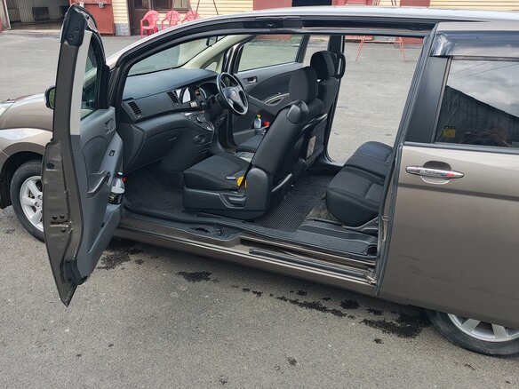 2010 Toyota ISis I Рестайлинг, серый, 959000 рублей - вид 17