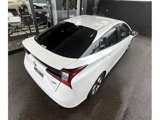 2022 Toyota Prius IV Рестайлинг (XW50), белый, 2040700 рублей, вид 5