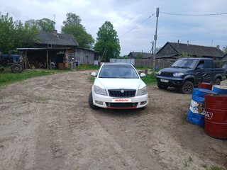 2013 Skoda Octavia II (A5) Рестайлинг, белый, 400000 рублей, вид 1