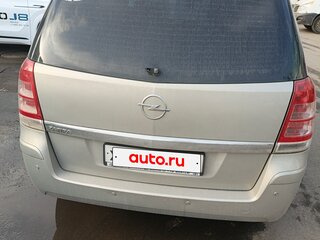 2010 Opel Zafira B Рестайлинг, бежевый, 615000 рублей, вид 3