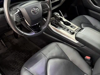2024 Toyota Highlander IV (XU70), чёрный, 5300000 рублей, вид 4