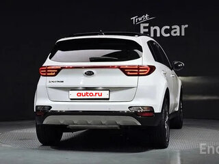 2018 Kia Sportage IV Рестайлинг, белый, 2120000 рублей, вид 4