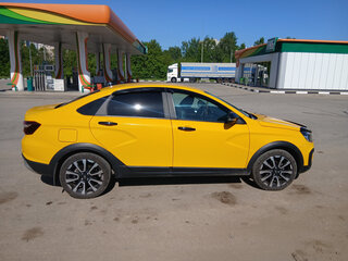2024 Lada (ВАЗ) Vesta Cross I Рестайлинг (NG), жёлтый, 1100000 рублей, вид 2
