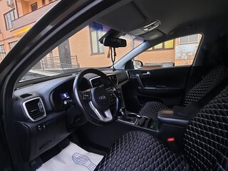 2020 Kia Sportage IV Рестайлинг, чёрный, 2000000 рублей, вид 3