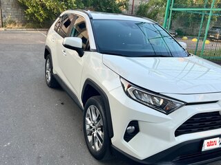 2020 Toyota RAV4 V (XA50), белый, 3400000 рублей, вид 3