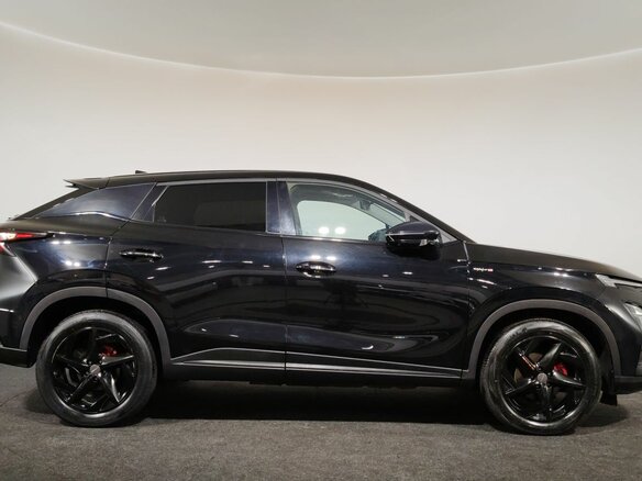 2022 Omoda C5 I, чёрный - вид 3