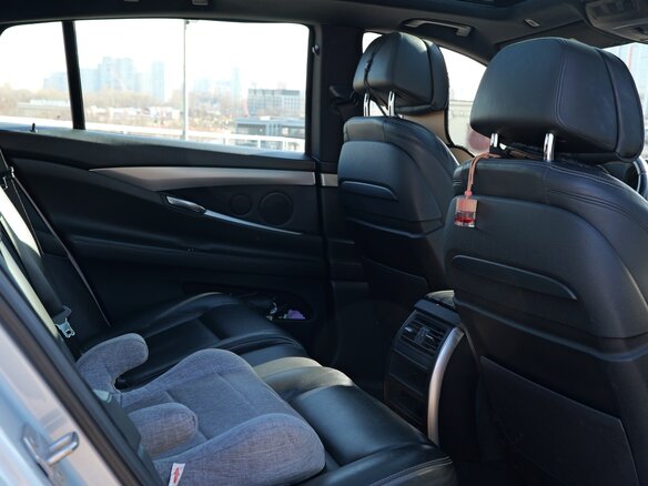 2017 BMW 5 серии Gran Turismo 535i VI (F10/F11/F07) Рестайлинг, серебристый, 3111111 рублей - вид 13