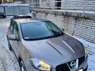 2010 Nissan Qashqai I Рестайлинг, золотистый, 1600000 рублей, вид 3