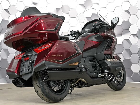 2025 Honda GL 1800 Gold Wing, красный, 3649000 рублей - вид 6