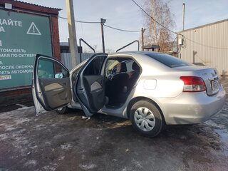 2009 Toyota Belta I, серый, 455000 рублей, вид 4