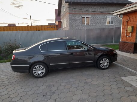 2008 Volkswagen Passat B6, коричневый, 950000 рублей, вид 3