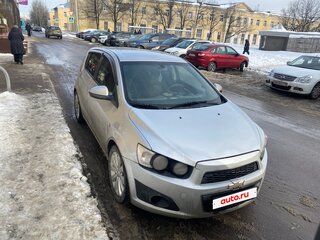 2012 Chevrolet Aveo II, серебристый, 480000 рублей, вид 1
