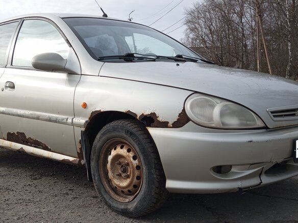 2001 Kia Rio I, серебристый, 105000 рублей - вид 1