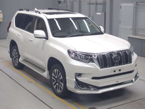 2022 Toyota Land Cruiser Prado 150 Series Рестайлинг 3, белый, 6990000 рублей - вид 3