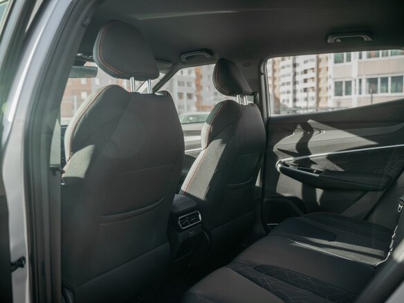 2025 Geely Cityray, серебристый, 2909990 рублей - вид 28