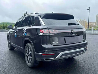 2022 Volkswagen Tayron I, чёрный, 2165000 рублей, вид 5