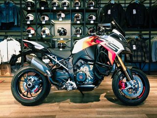 2024 Ducati Multistrada V4, белый, 3700000 рублей, вид 2