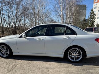2012 Mercedes-Benz C-Класс 200 III (W204) Рестайлинг, белый, 1500000 рублей, вид 2