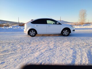 2011 Ford Focus II Рестайлинг, белый, 650000 рублей, вид 2