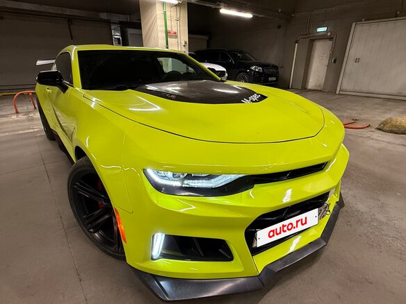 2019 Chevrolet Camaro ZL1 VI Рестайлинг, жёлтый, 6990000 рублей - вид 10