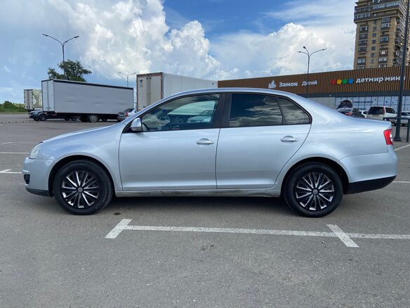 2010 Volkswagen Jetta V, серебристый, 630000 рублей - вид 7