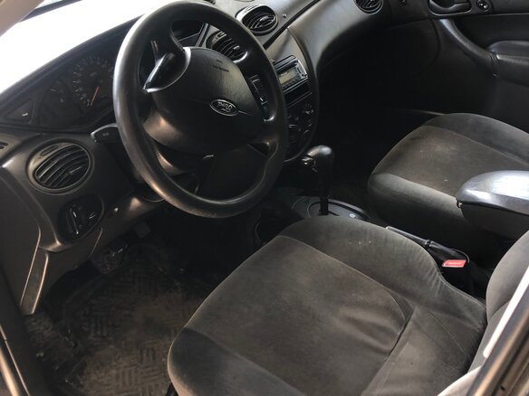 2001 Ford Focus I (North America), чёрный - вид 3