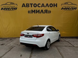 2015 Kia Rio 6-speed III, белый, 710000 рублей, вид 5
