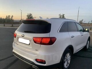 2018 Kia Sorento III Prime Рестайлинг, белый, 2275000 рублей, вид 5