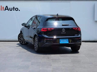 2023 Volkswagen Golf VIII, чёрный, 1300700 рублей, вид 3