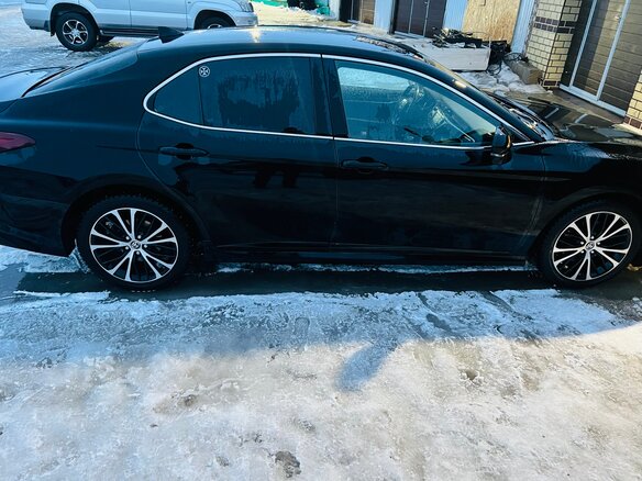 2020 Toyota Camry VIII (XV70), чёрный, 3200000 рублей - вид 4