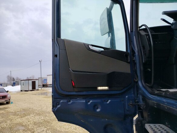 2020 Volvo FH, синий, 7760000 рублей - вид 9