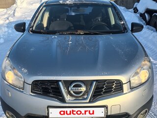 2011 Nissan Qashqai I Рестайлинг, серебристый, 750000 рублей, вид 1