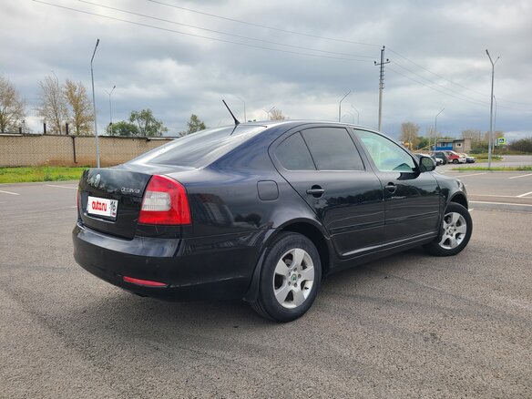 2011 Skoda Octavia II (A5) Рестайлинг, чёрный - вид 4
