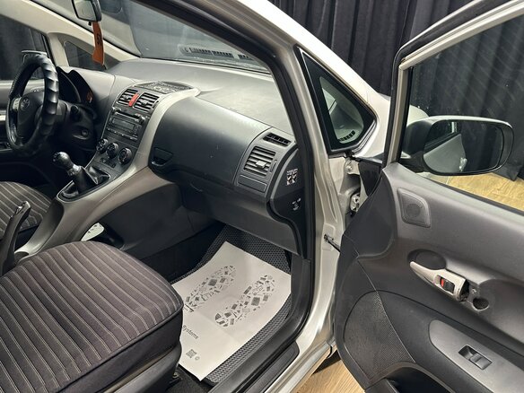 2007 Toyota Auris I, серебристый, 499000 рублей - вид 12