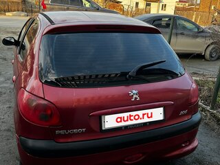 2004 Peugeot 206, красный, 120000 рублей, вид 4